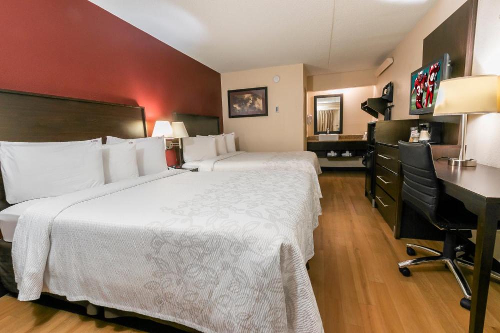 Deluxe Room with Two Double Beds Smoke Free interior